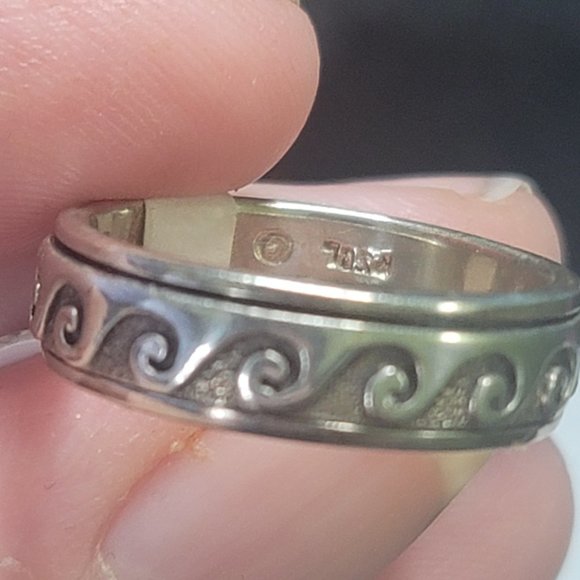 Wave Spinner Ring Solid Sterling Silver Band Ring Sizes 6 & 8 - Picture 3 of 5